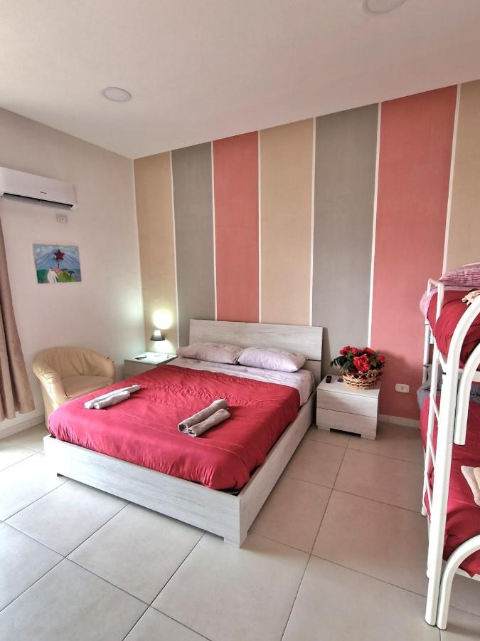 Home Regina Giovanna Nápoles Exterior foto